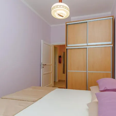 Two-bedroom In 公寓