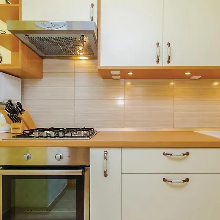 Apartment Two-bedroom In Novi Vinodolski